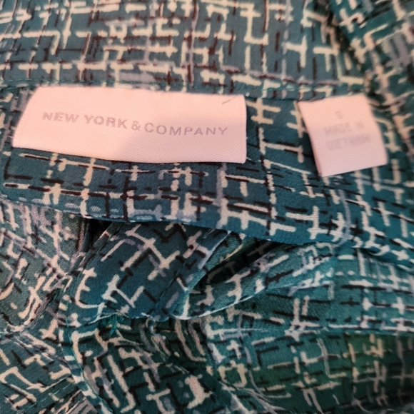 New York & Company Teal Geometric Blouse - Picture 4 of 4